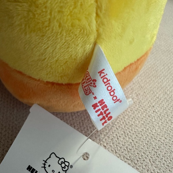 KIDROBOT NISSIN X HELLO KITTY PLUSH IN CHICKEN COSTUME HOLDING NOODLE CUP NWT - Picture 9 of 12